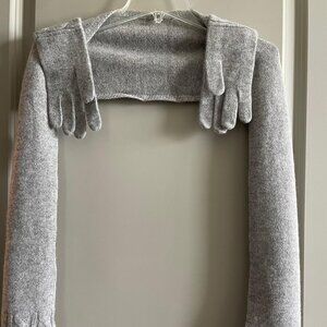 Knitted Scarf with Integrated Gloves – Heather Gray